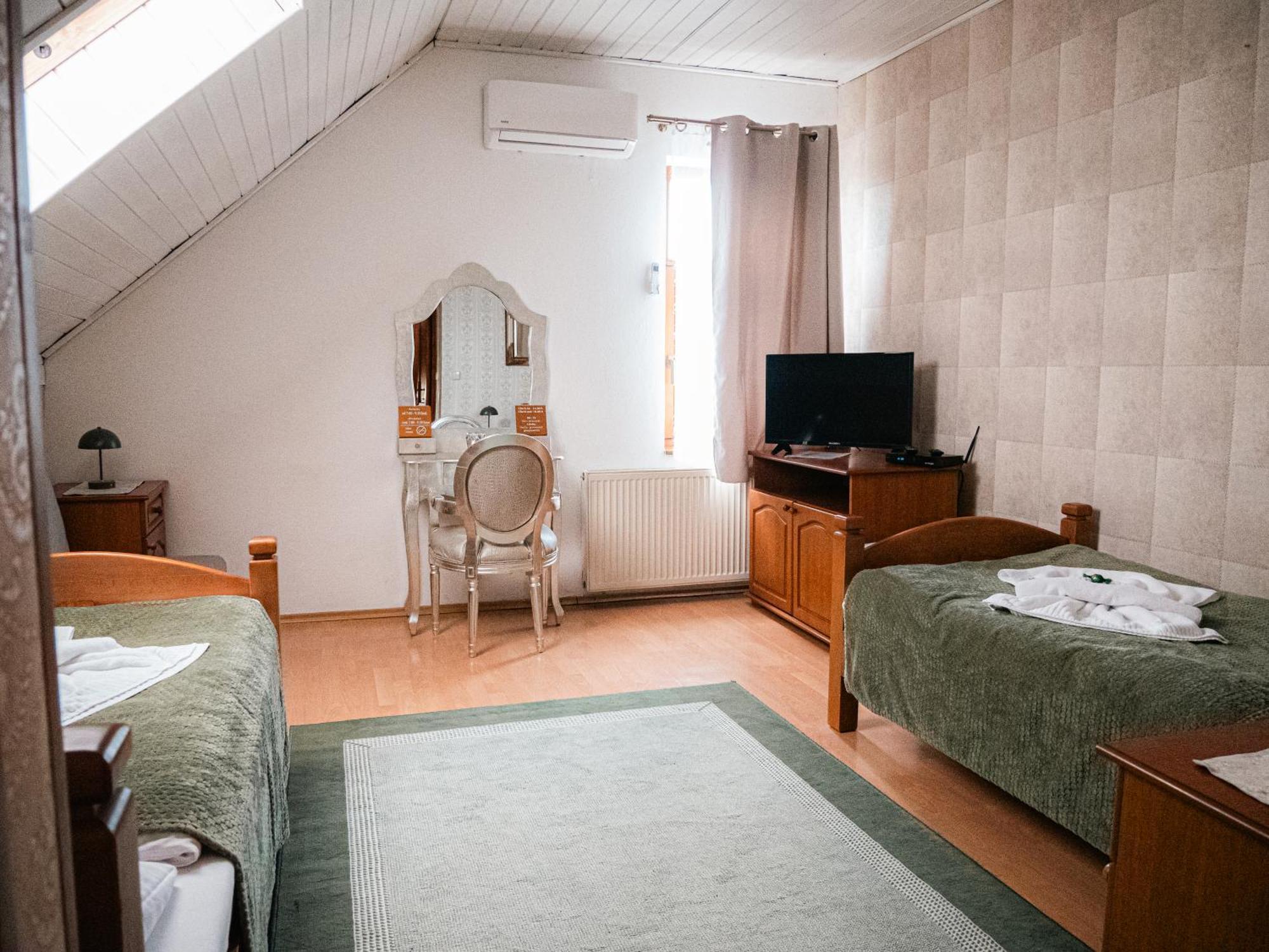 U Krba Hotel Nitra Eksteriør billede